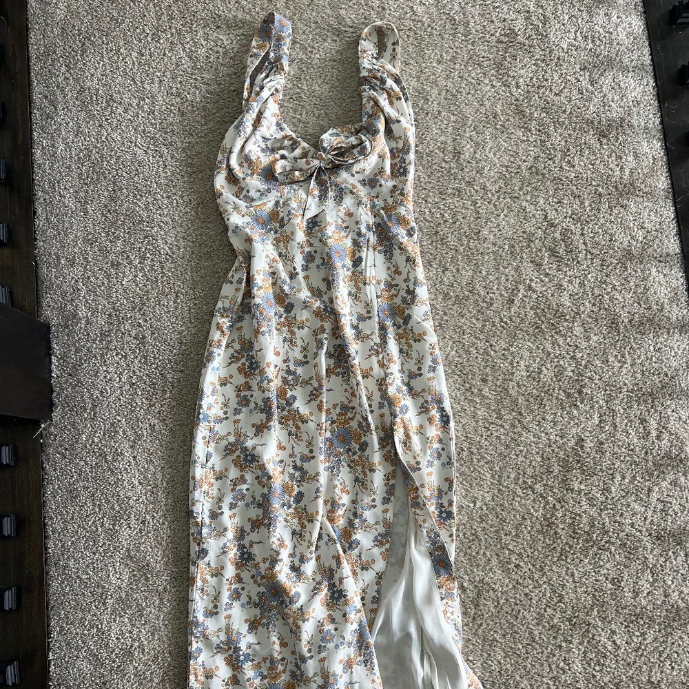 Floral sundress with v neck and front tie